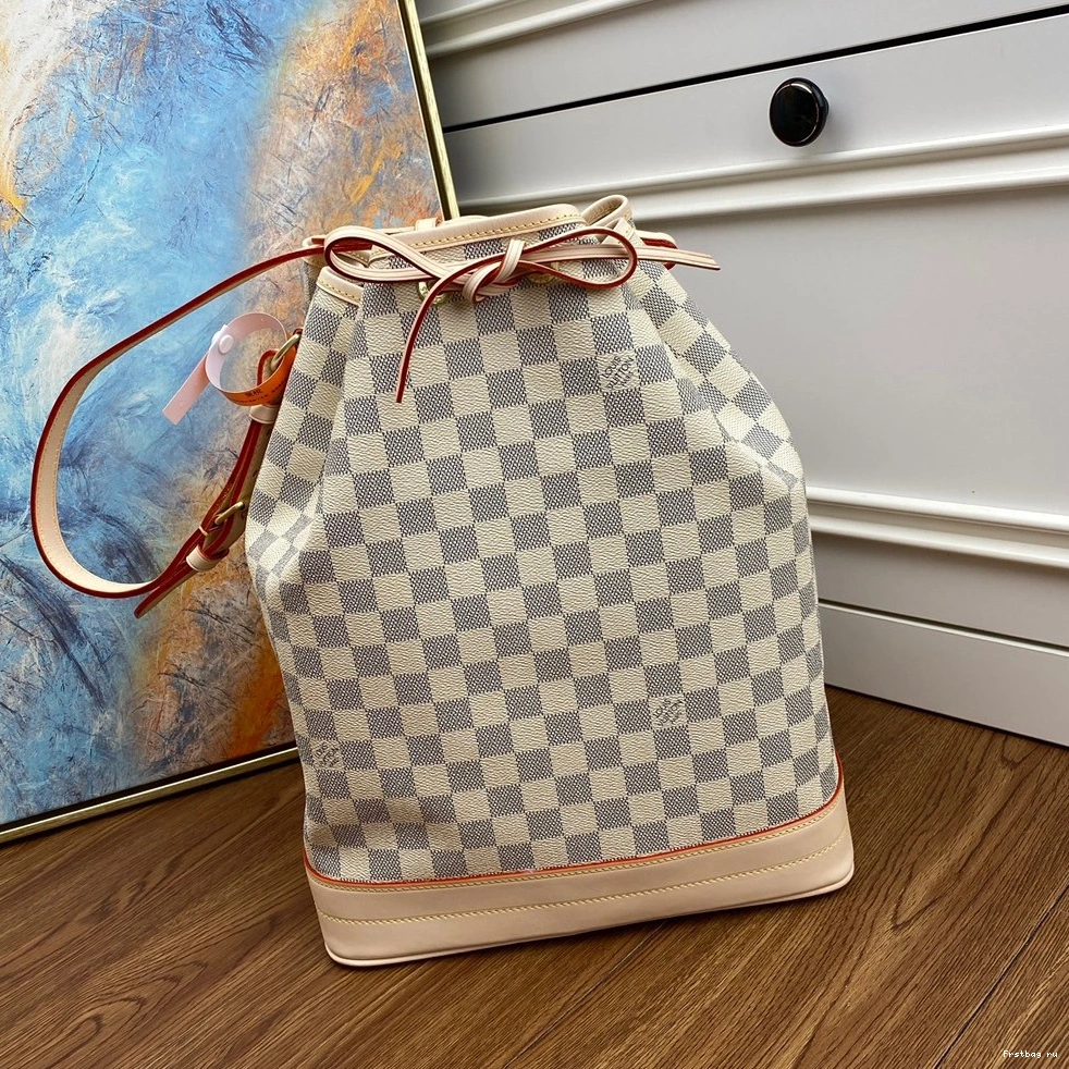 First bag ru LOUIS NOÉ VUITTON 0806